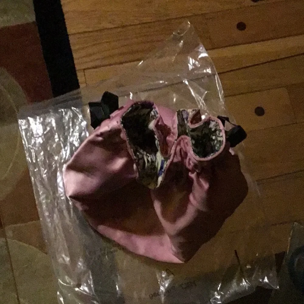 Gucci silky makeup bag/pouch - Picture 6 of 8